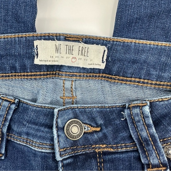 We The Free by Free People Size 28 Flare Leg Jeans Medium Wash Blue Flared - Picture 7 of 9